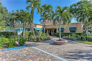 522 Beachwalk Cir, Naples, FL 34108 - Photo 31