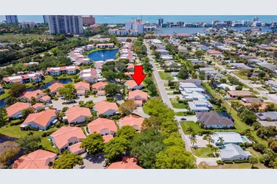 522 Beachwalk Cir, Naples, FL 34108 - Photo 3