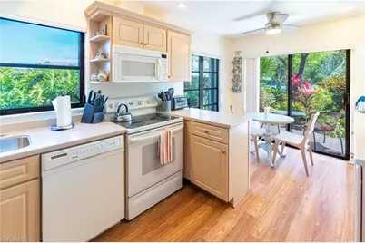 522 Beachwalk Cir, Naples, FL 34108 - Photo 13