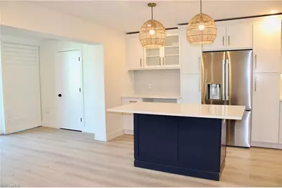 333 Harbour Dr #109, Naples, FL 34103 - Photo 3