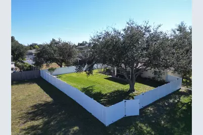 1401 SE 19th Ln, Cape Coral, FL 33990 - Photo 7