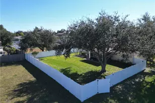 1401 SE 19th Ln, Cape Coral, FL 33990 - Photo 7