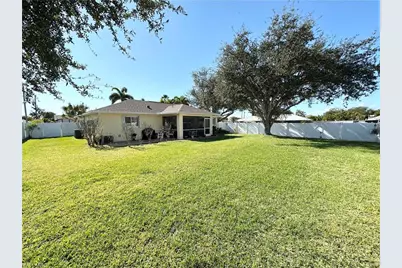 1401 SE 19th Ln, Cape Coral, FL 33990 - Photo 11