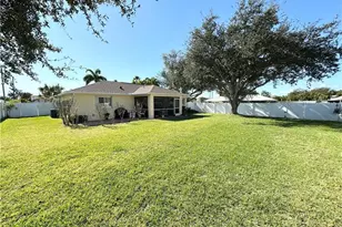 1401 SE 19th Ln, Cape Coral, FL 33990 - Photo 11