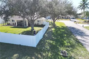 1401 SE 19th Ln, Cape Coral, FL 33990 - Photo 15