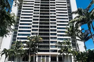 5601 Turtle Bay Dr W, Naples, FL 34108 - Photo 1