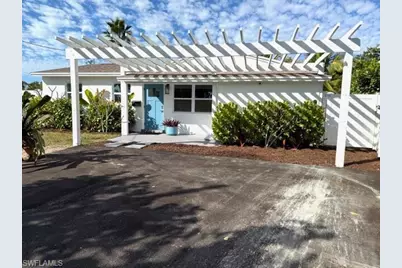 585 14th St N, Naples, FL 34102 - Photo 3