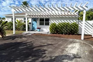 585 14th St N, Naples, FL 34102 - Photo 3