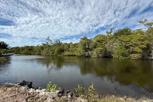 585 14th St N, Naples, FL 34102 - Photo 23