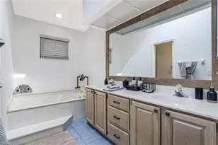 27100 Oakwood Lake Dr, Bonita Springs, FL 34134 - Photo 23