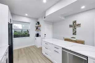 2740 Cypress Trace Cir, Naples, FL 34119 - Photo 7