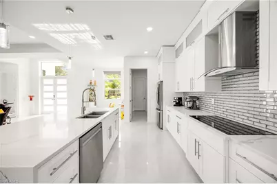 909 8th St SE, Naples, FL 34117 - Photo 13