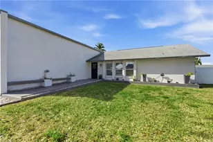 3612 SW 6th Pl, Cape Coral, FL 33914 - Photo 5