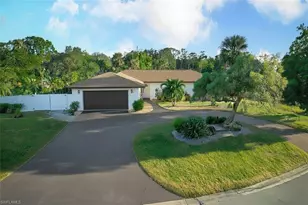 102 Sharwood Dr, Naples, FL 34110 - Photo 3