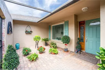 108 Payne Ct, Naples, FL 34112 - Photo 9
