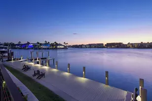 246 Mermaids Bight, Naples, FL 34103 - Photo 3