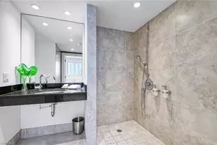 1255 Gulf Shore Blvd N, Naples, FL 34102 - Photo 17