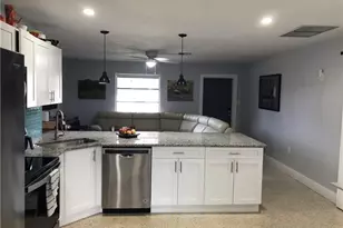 27111 Sun Aqua Ln, Bonita Springs, FL 34135 - Photo 3