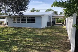 27111 Sun Aqua Ln, Bonita Springs, FL 34135 - Photo 5