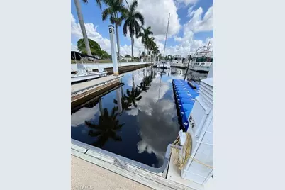 525 Newport Dr, Naples, FL 34114 - Photo 1