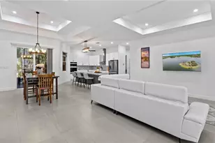 569 Desoto Blvd S, Naples, FL 34117 - Photo 5