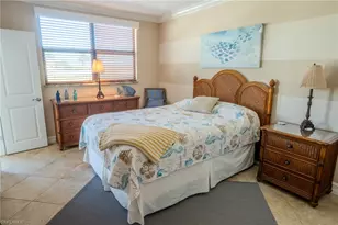 803 River Point Dr, Naples, FL 34102 - Photo 25