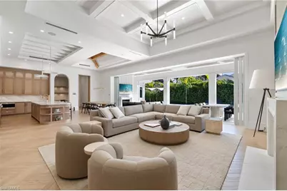 660 Wedge Dr, Naples, FL 34103 - Photo 3