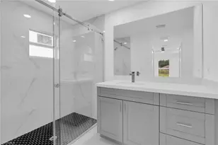 1021 Pilgrim St E, Lehigh Acres, FL 33974 - Photo 23