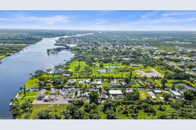 2228 Marina Park Dr, Fort Myers, FL 33905 - Photo 17