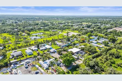 2228 Marina Park Dr, Fort Myers, FL 33905 - Photo 9