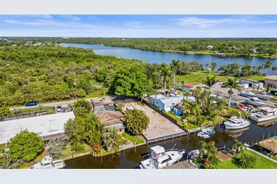 2228 Marina Park Dr, Fort Myers, FL 33905 - Photo 5