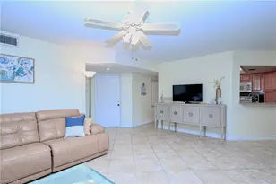 595 Beachwalk Cir, Naples, FL 34108 - Photo 5