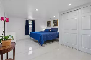 1280 Pine St, Naples, FL 34104 - Photo 7