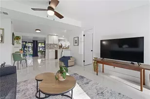 1280 Pine St, Naples, FL 34104 - Photo 3