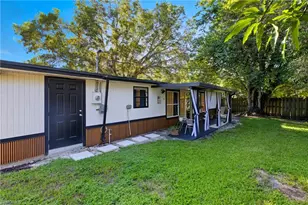 1280 Pine St, Naples, FL 34104 - Photo 25