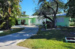 870 Forest Ave, Naples, FL 34102 - Photo 1