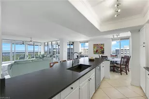 11 Bluebill Ave, Naples, FL 34108 - Photo 9