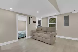 2180 Della Dr, Naples, FL 34117 - Photo 5