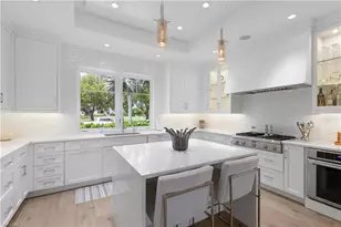 1021 6th St S, Naples, FL 34102 - Photo 13