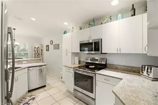 218 Marseille Dr, Naples, FL 34112 - Photo 11