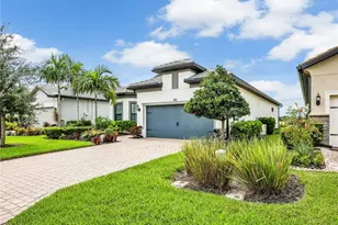 19724 Aqua View Ln, Fort Myers, FL 33913 - Photo 3
