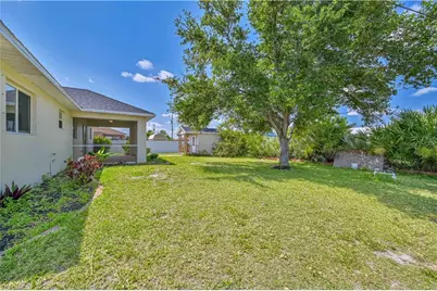 1214 NE 14th Pl, Cape Coral, FL 33909 - Photo 27