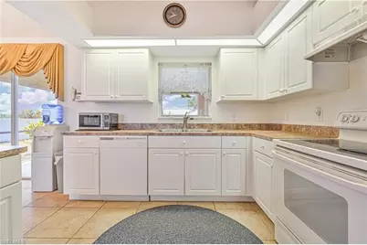 1214 NE 14th Pl, Cape Coral, FL 33909 - Photo 9