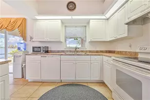 1214 NE 14th Pl, Cape Coral, FL 33909 - Photo 9