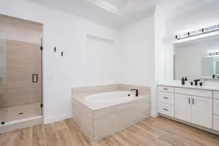 2481 Breakwater Wy, Naples, FL 34112 - Photo 15