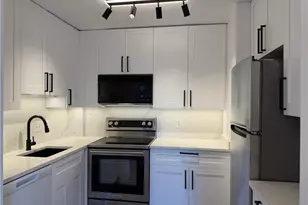 2350 W First St, Fort Myers, FL 33901 - Photo 1