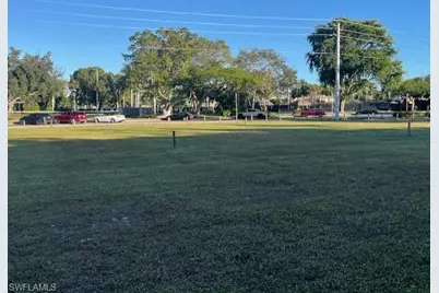 670 Park St, Naples, FL 34102 - Photo 5