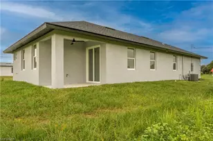 2045 Carver Ave, Fort Myers, FL 33916 - Photo 15