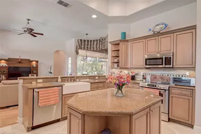 3126 Terramar Ct, Naples, FL 34119 - Photo 9