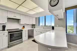 6849 Grenadier Blvd, Naples, FL 34108 - Photo 5